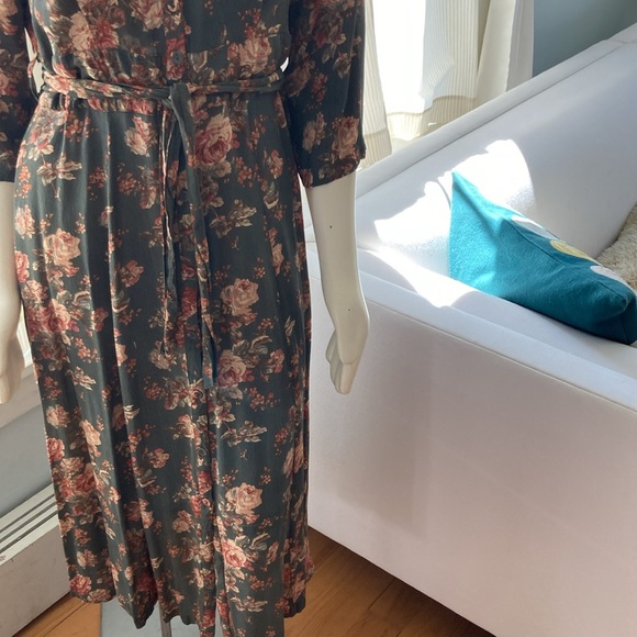 April Cornell soft floral rayon shirtwaist dress with waist tie Small - Picture 5 of 15